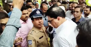 ফেনীতে শহিদ শিহাবের কবরে দোয়া ঘিরে জামায়াত-বিএনপি নেতাকর্মীদের হট্টগোল